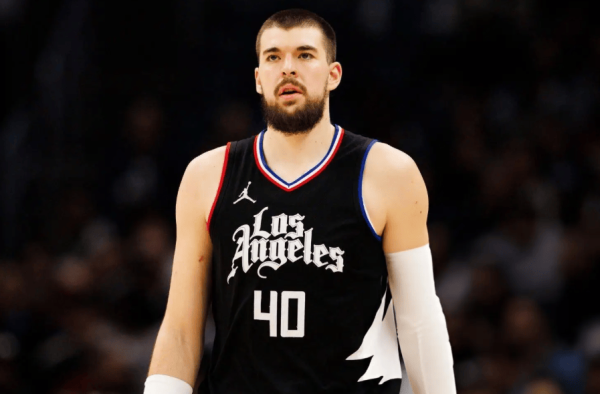 富旺配资 保罗: 和祖巴茨打牌时意识到他是快船队里效力最久的球员了